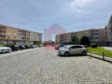Loja para Venda em Merelim (São Pedro) e Frossos
