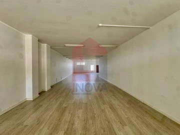 Loja para Venda em Merelim (São Pedro) e Frossos