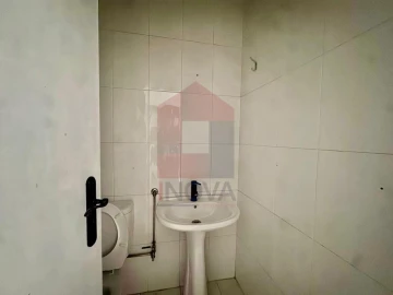 Loja para Venda em Merelim (São Pedro) e Frossos