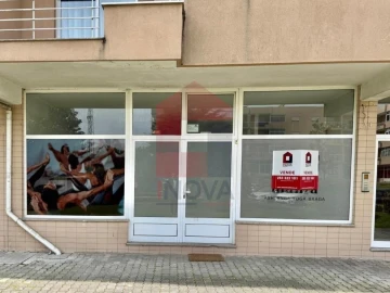 Loja para Venda em Merelim (São Pedro) e Frossos