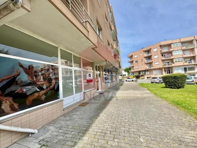 Loja para Venda em Merelim (São Pedro) e Frossos Foto 36
