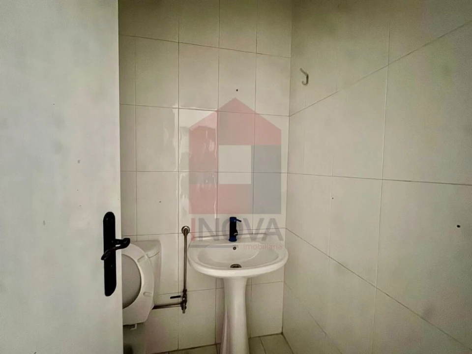 Loja para Venda em Merelim (São Pedro) e Frossos Foto 26