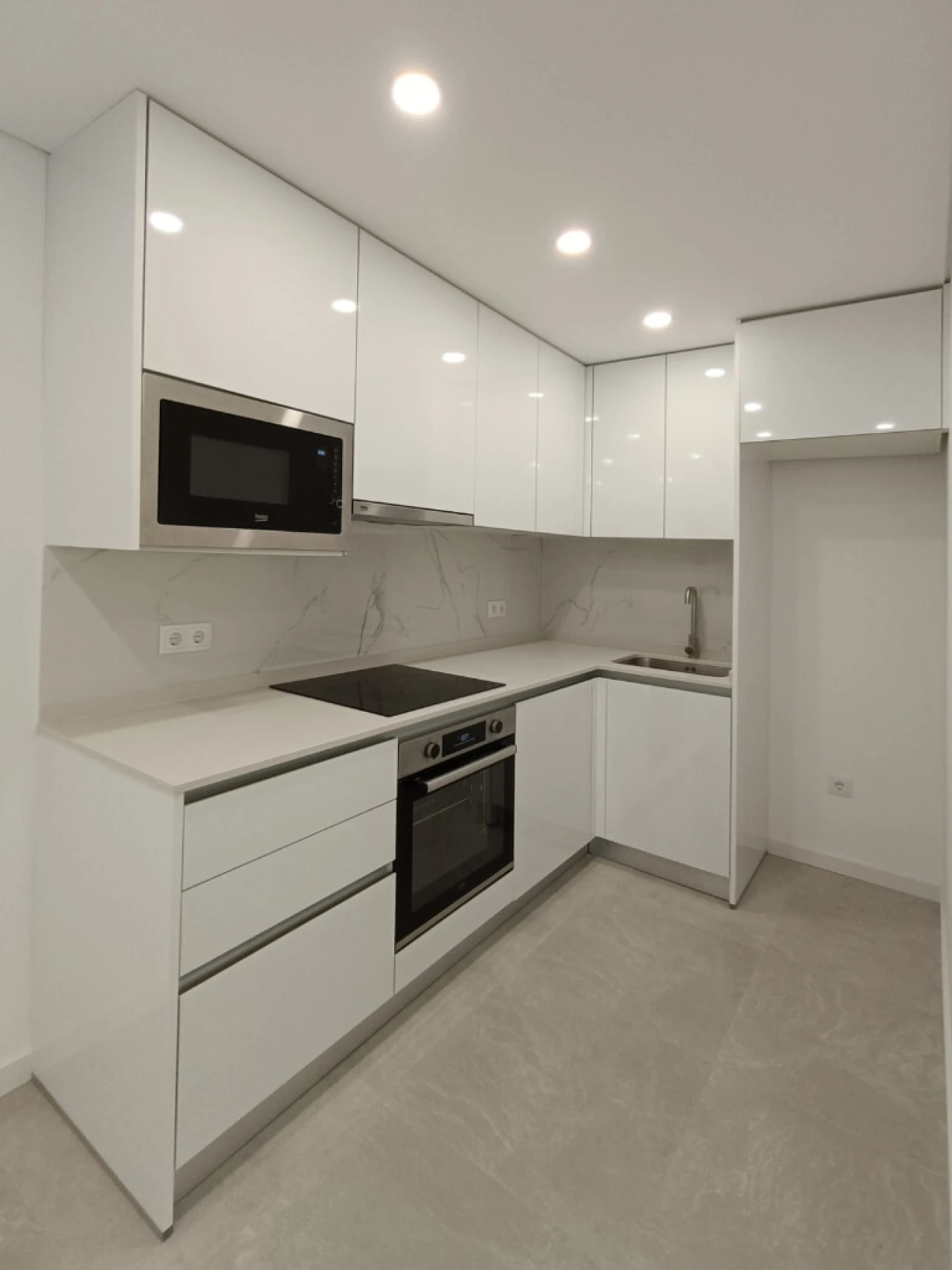 Apartamento T1 para Venda em Buarcos Foto 3