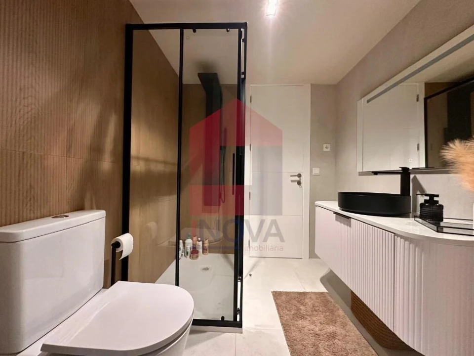 Moradia T3 para Venda em Dossãos Foto 31