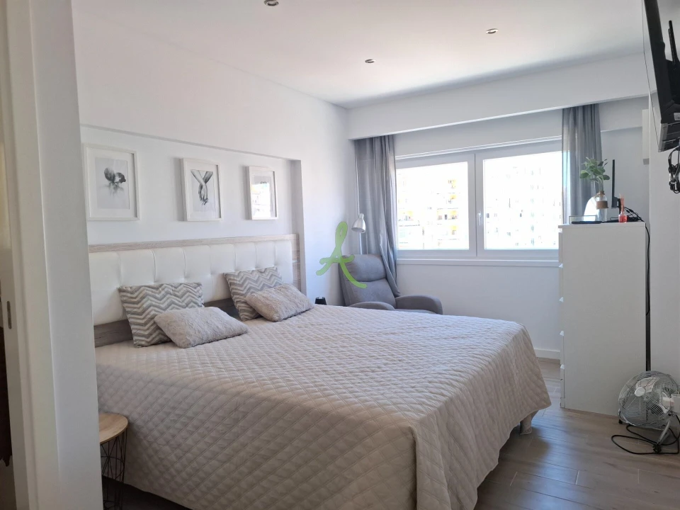 Apartamento T2 para Venda em Portimão Foto 3