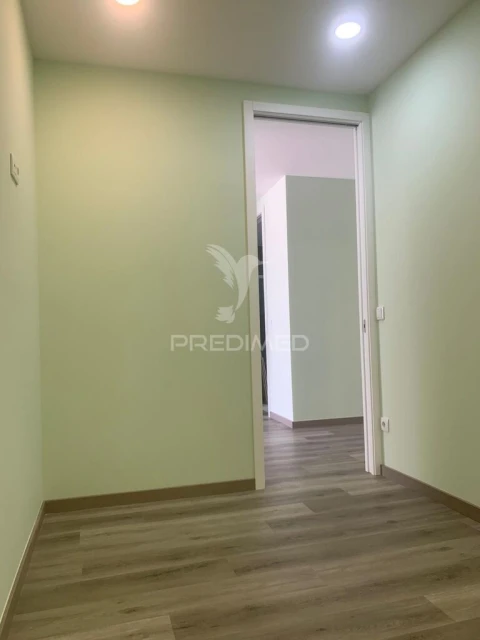 Apartamento T4 para Venda em Mafamude e Vilar do Paraíso