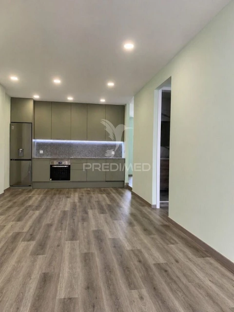 Apartamento T4 para Venda em Mafamude e Vilar do Paraíso