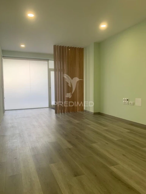 Apartamento T4 para Venda em Mafamude e Vilar do Paraíso