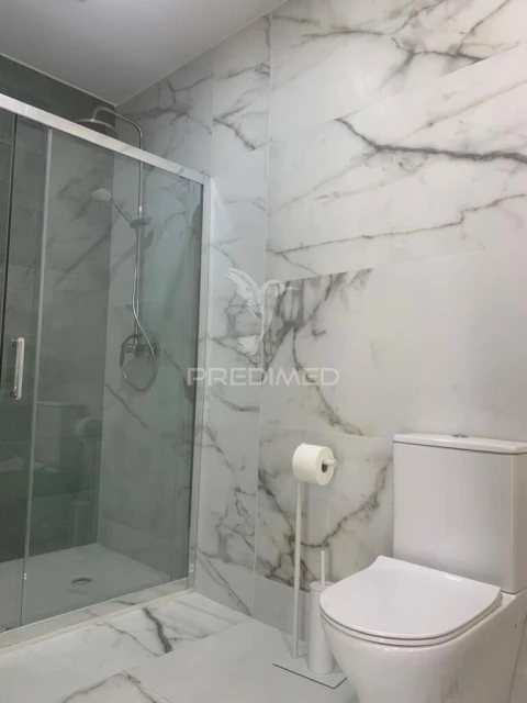 Apartamento T4 para Venda em Mafamude e Vilar do Paraíso