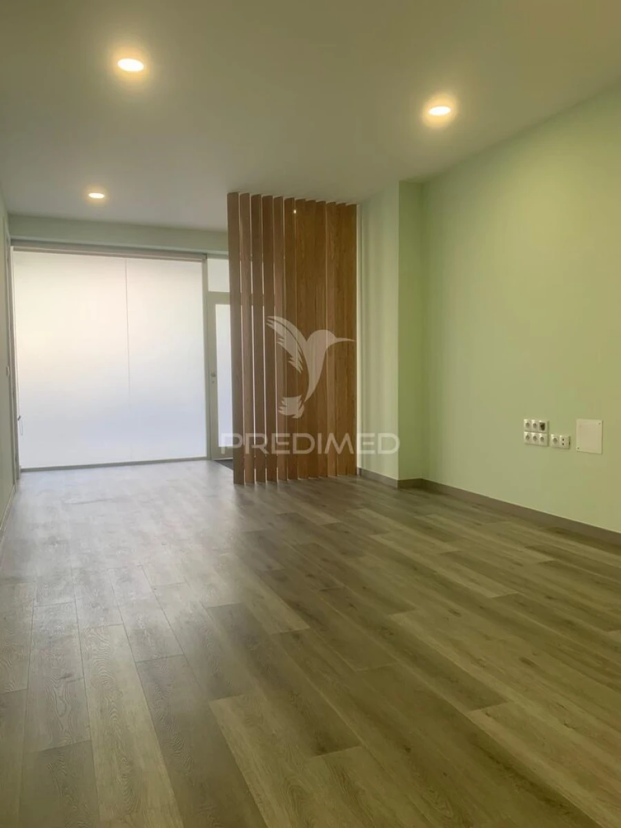 Apartamento T4 para Venda em Mafamude e Vilar do Paraíso Foto 2