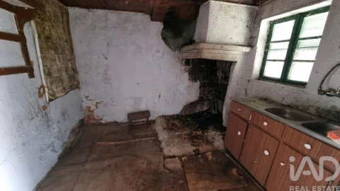 Moradia T2 para Venda em Prados