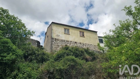 Moradia T2 para Venda em Prados