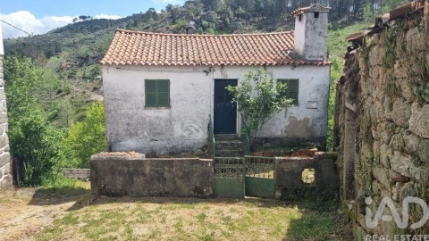 Moradia T2 para Venda em Prados