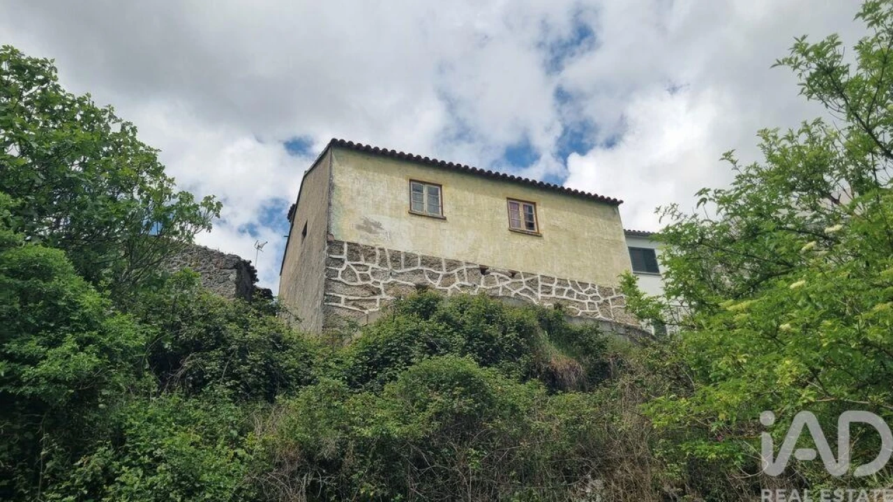 Moradia T2 para Venda em Prados Foto 4