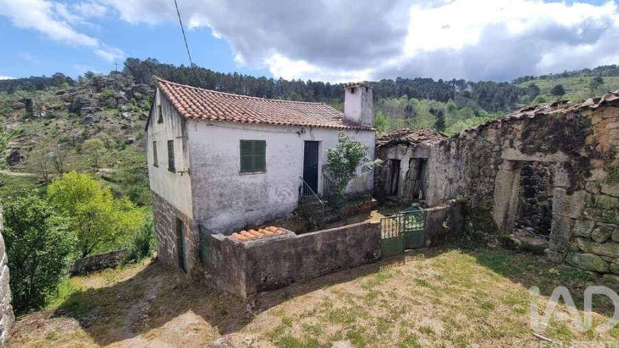 Moradia T2 para Venda em Prados
