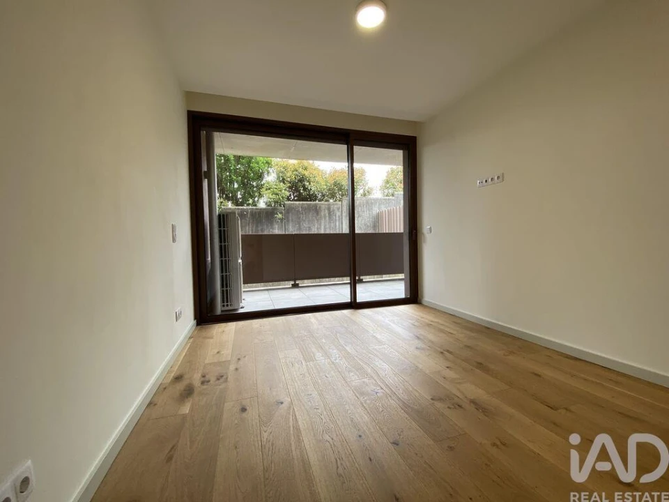 Apartamento T3 para Arrendamento em Oliveira do Douro Foto 21