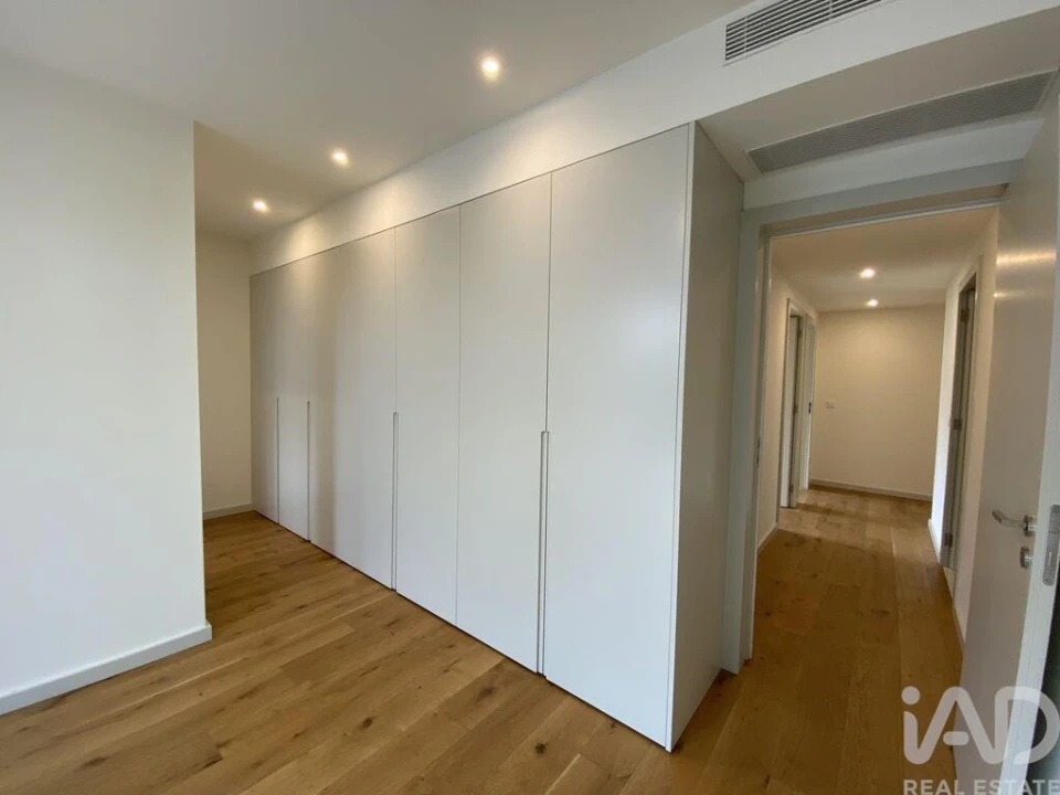 Apartamento T3 para Arrendamento em Oliveira do Douro Foto 20