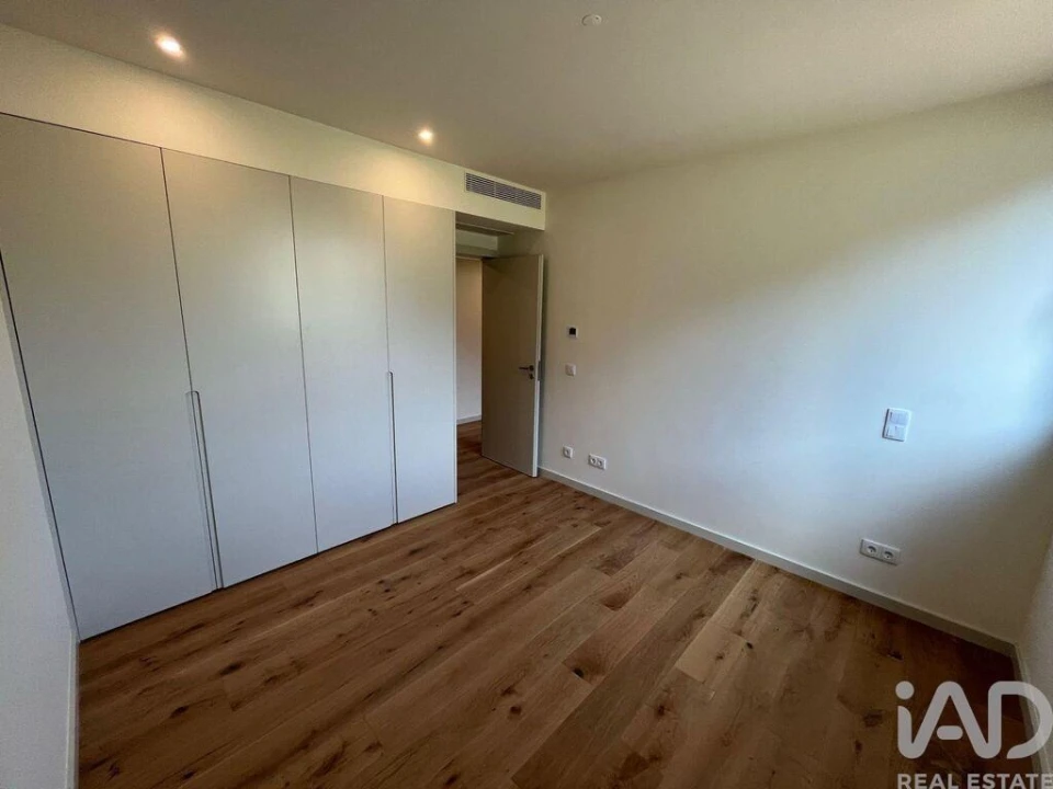 Apartamento T3 para Arrendamento em Oliveira do Douro Foto 13