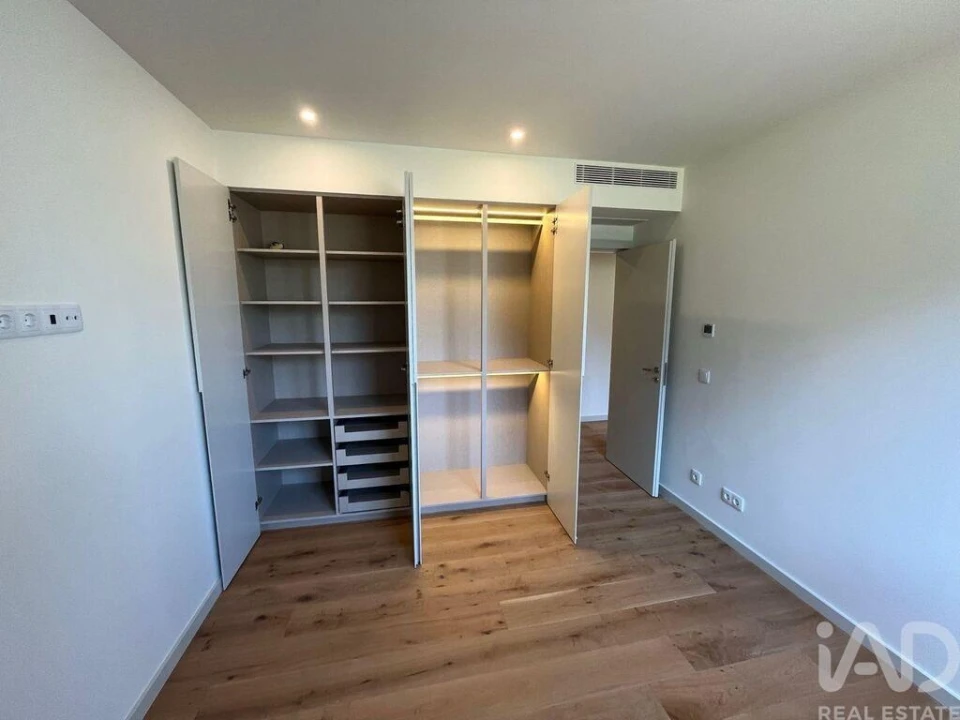 Apartamento T3 para Arrendamento em Oliveira do Douro Foto 9