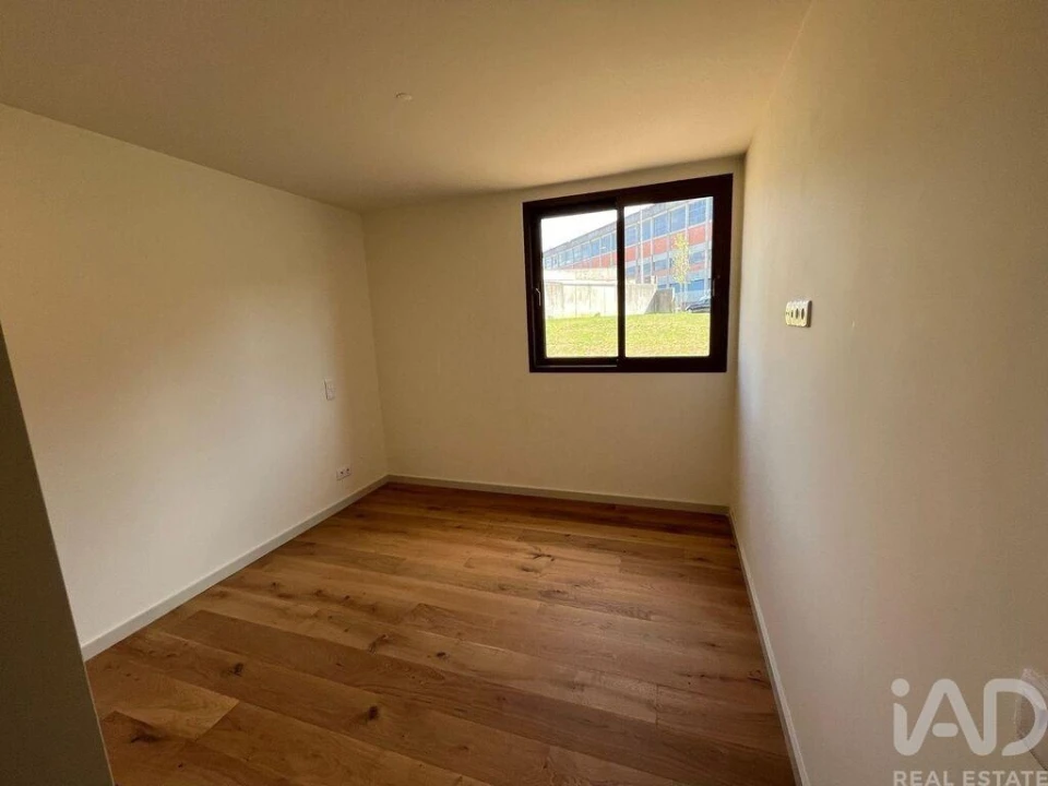 Apartamento T3 para Arrendamento em Oliveira do Douro Foto 14