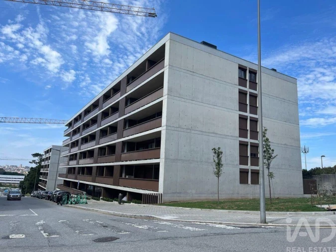 Apartamento T3 para Arrendamento em Oliveira do Douro Foto 27