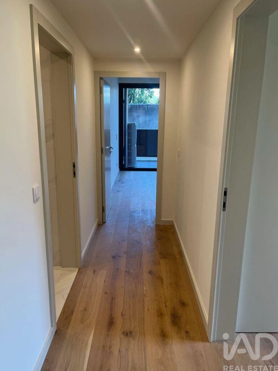 Apartamento T3 para Arrendamento em Oliveira do Douro Foto 22