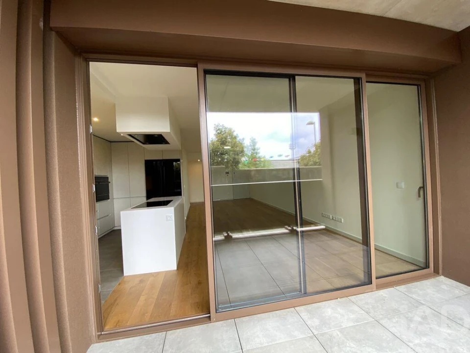 Apartamento T3 para Arrendamento em Oliveira do Douro Foto 13