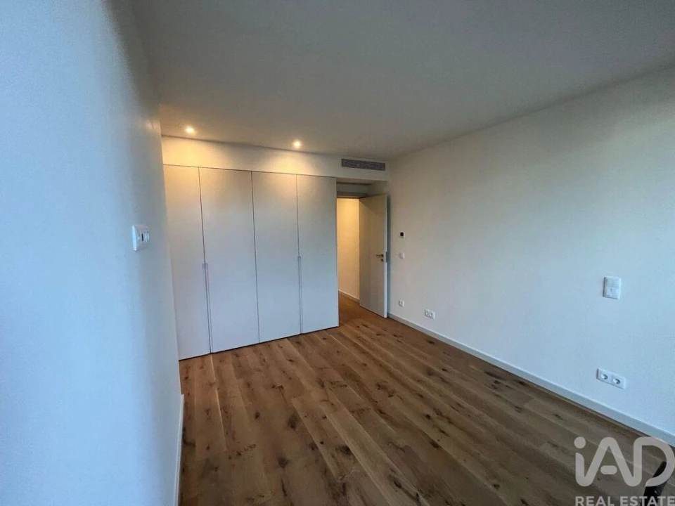 Apartamento T3 para Arrendamento em Oliveira do Douro Foto 8