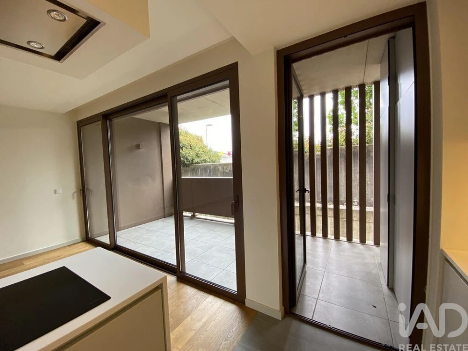 Apartamento T3 para Arrendamento em Oliveira do Douro Foto 9