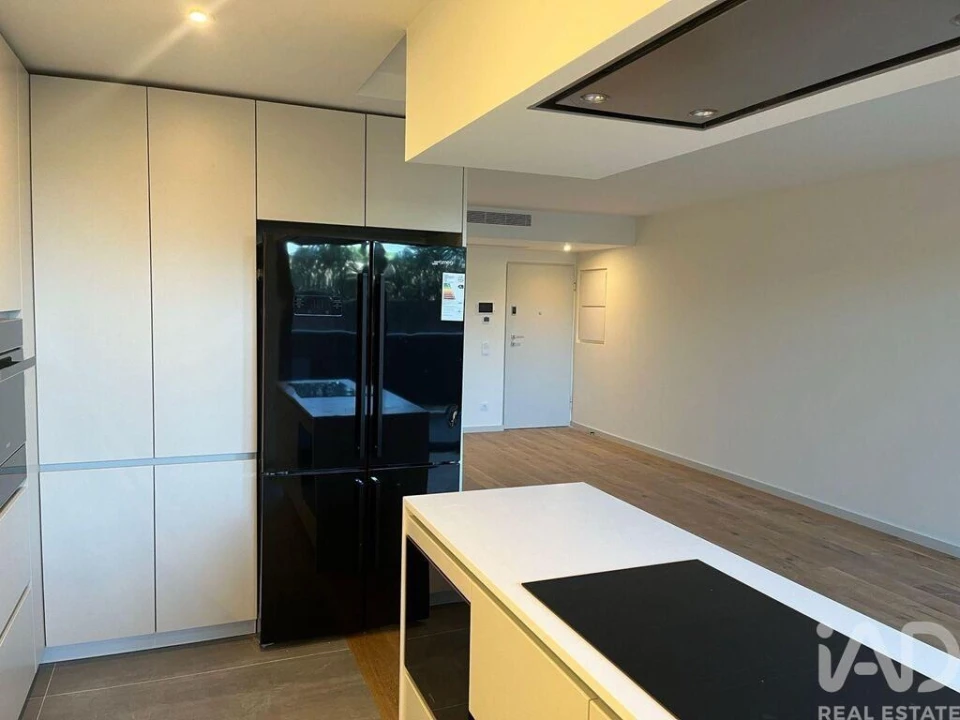 Apartamento T3 para Arrendamento em Oliveira do Douro Foto 4