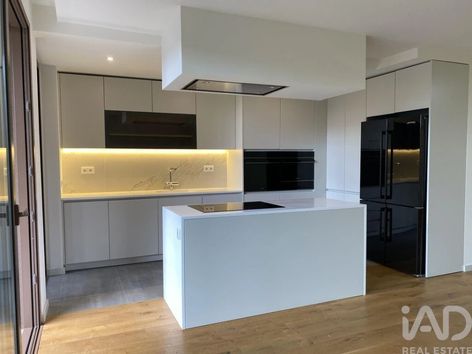 Apartamento T3 para Arrendamento em Oliveira do Douro Foto 2