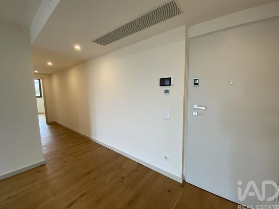 Apartamento T3 para Arrendamento em Oliveira do Douro Foto 18