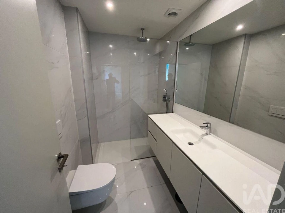 Apartamento T3 para Arrendamento em Oliveira do Douro Foto 19