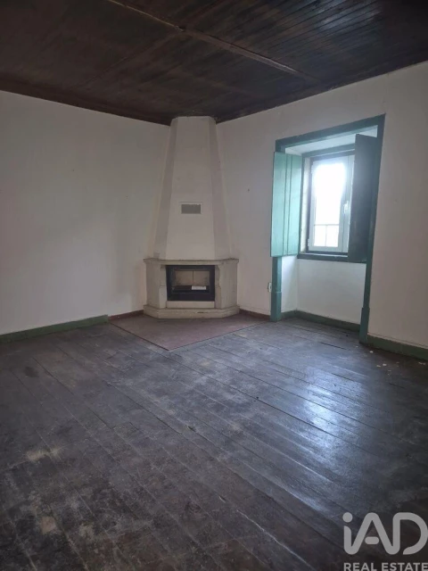 Moradia T5 para Venda em Alcobaça e Vestiaria