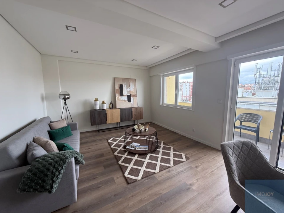 Apartamento T3 para Venda em Benfica Foto 1