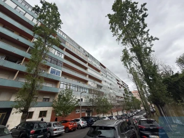 Apartamento T3 para Venda em Benfica