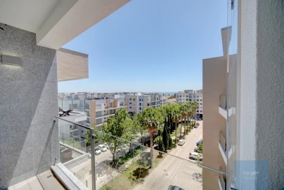 Apartamento T3 para Venda em Carcavelos e Parede
