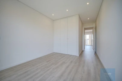 Apartamento T3 para Venda em Carcavelos e Parede