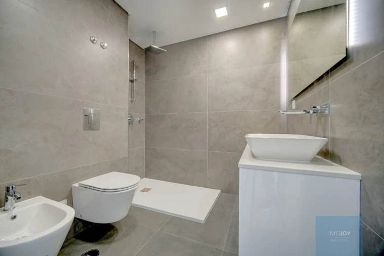 Apartamento T3 para Venda em Carcavelos e Parede Foto 22