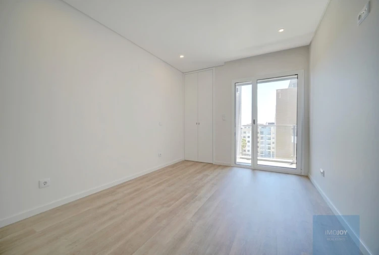 Apartamento T3 para Venda em Carcavelos e Parede Foto 25