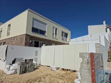 Moradia T4 para Venda em São Domingos de Rana