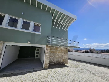 Moradia T5 para Venda em Aljubarrota