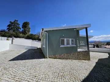 Moradia T5 para Venda em Aljubarrota