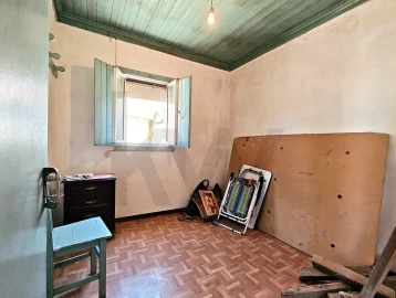 Moradia T2 para Venda em Pousaflores