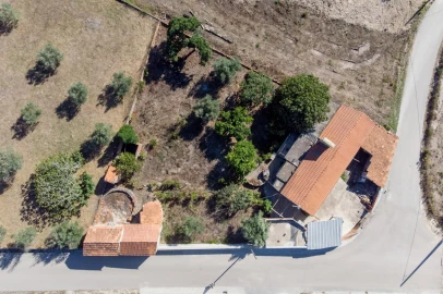 Moradia T2 para Venda em Pousaflores