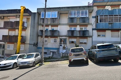 Apartamento T2 para Venda em Loures