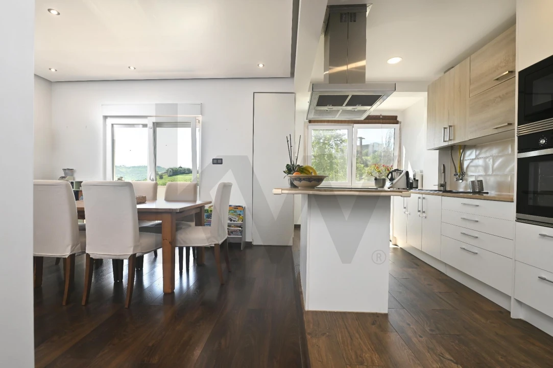 Apartamento T2 para Venda em Loures Foto 2