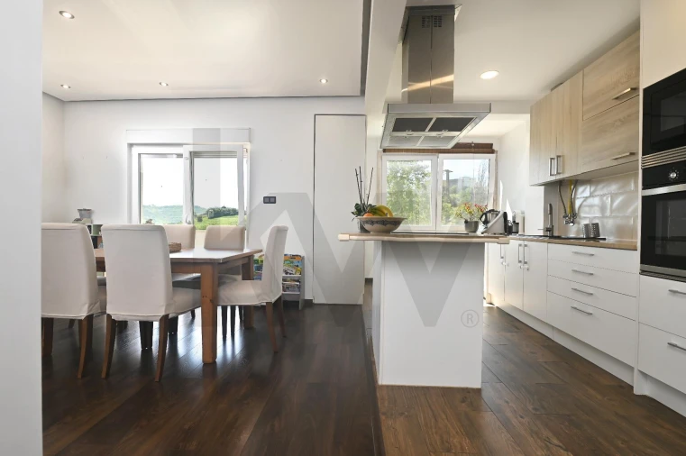 Apartamento T2 para Venda em Loures Foto 2