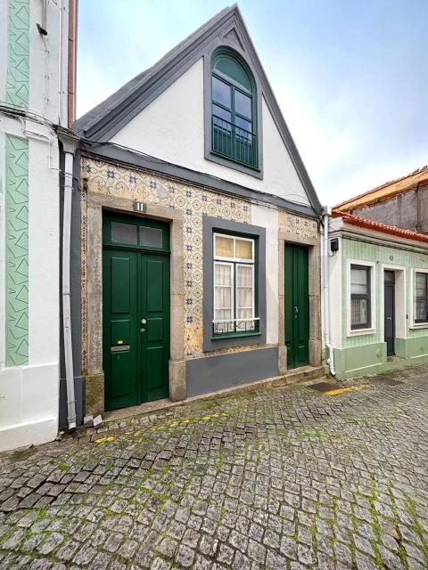 Moradia T2 para Venda em Requeixo, Nossa Senhora de Fátima e Nariz