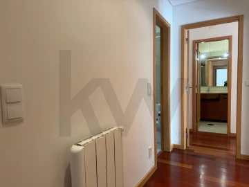 Apartamento T2 para Arrendamento em Santo Antonio dos Olivais